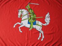 Ritter Fahne / Flagge 90x150 cm auf rotem Tuch
