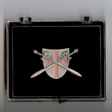Kreuzritter mit 2 Schwertern Schild Pin (Geschenkbox 110x90x20mm